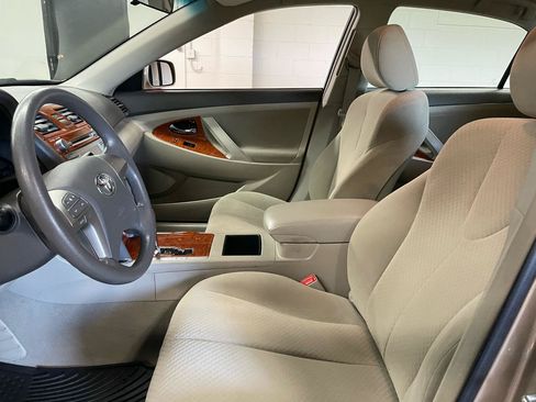 Used 2009 Toyota Camry LE FWD image 12