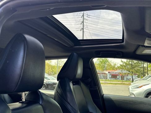 Used 2022 Toyota Corolla XSE FWD image 12