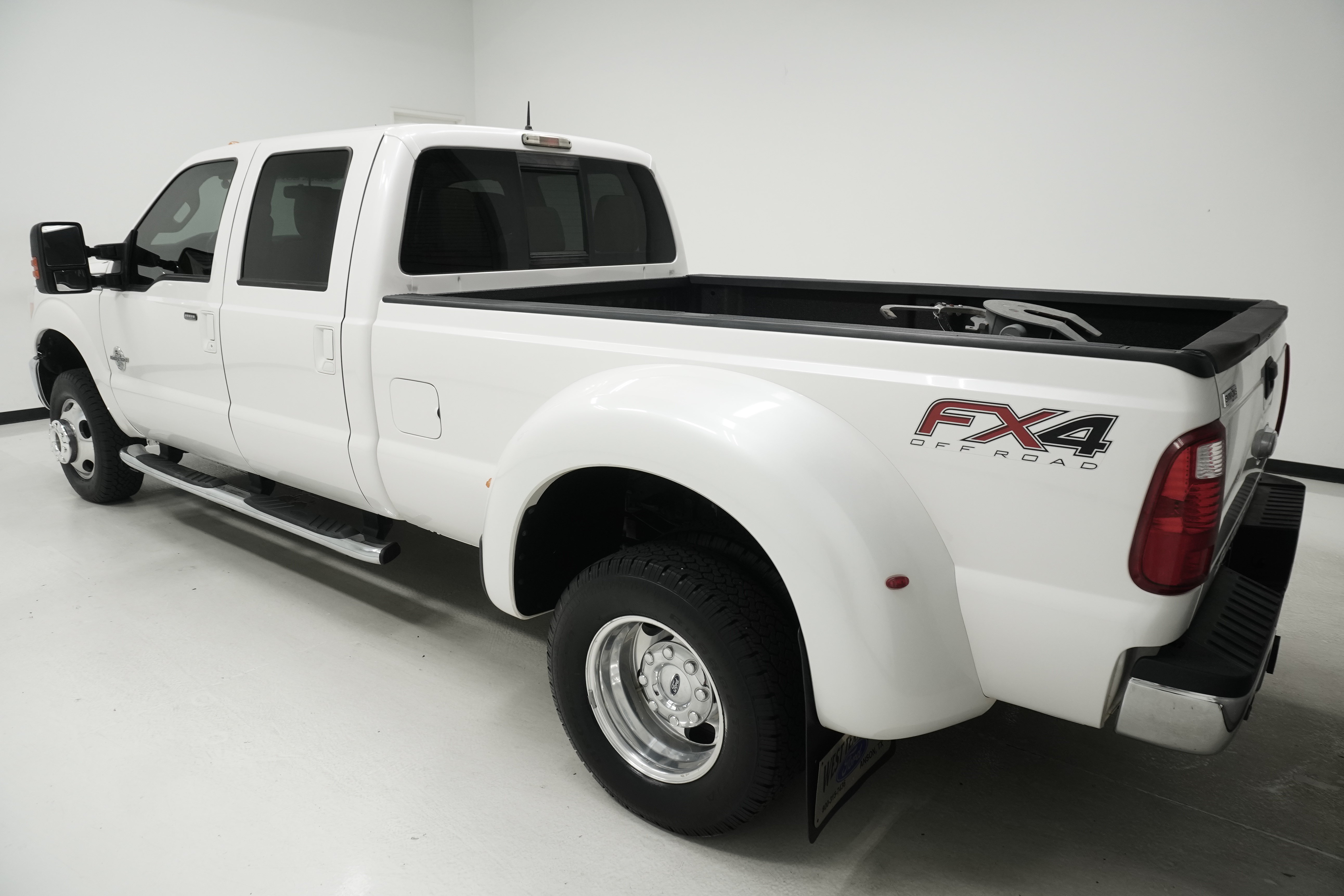 Used 2016 Ford F350 Lariat w/ Lariat Interior Package AWD/4WD image 5