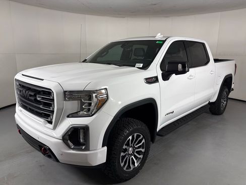 Used 2021 GMC Sierra 1500 AT4 w/ AT4 Premium Package AWD/4WD image 4