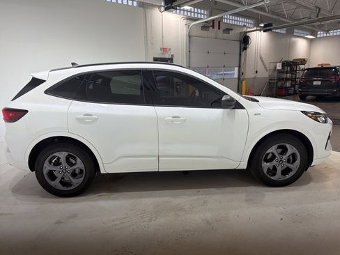 Used 2023 Ford Escape ST-Line w/ Tech Pack #1 image 7