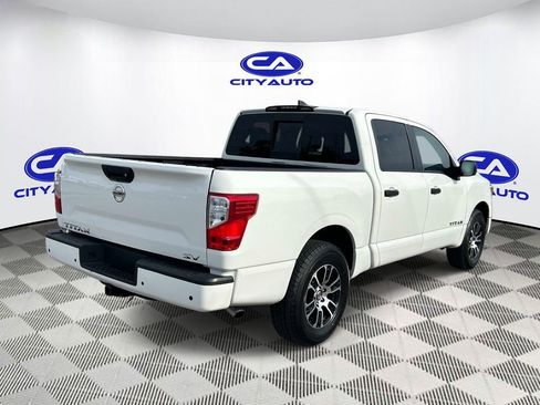 Used 2022 Nissan Titan SV RWD image 6