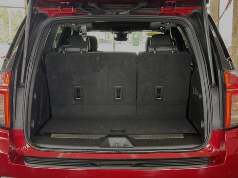 Used 2024 Chevrolet Tahoe Premier AWD/4WD image 9