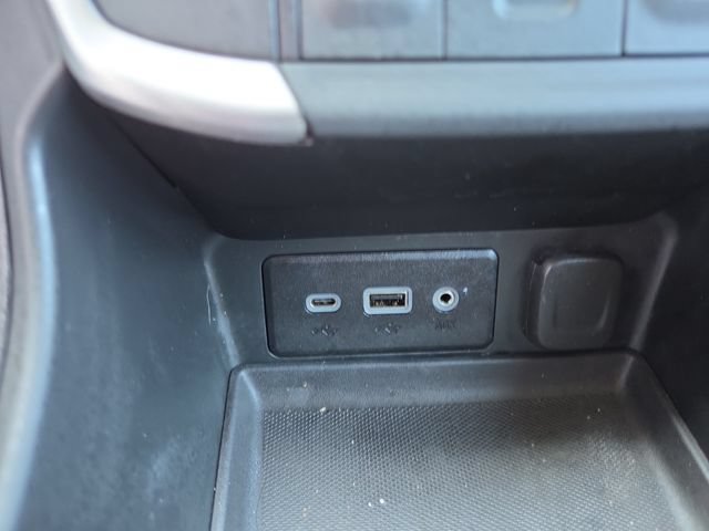 Used 2024 GMC Terrain SLE w/ LPO, Floor Liner Package FWD image 18