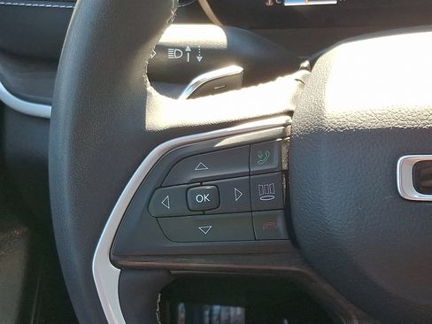 Used 2023 Jeep Grand Cherokee Limited image 22