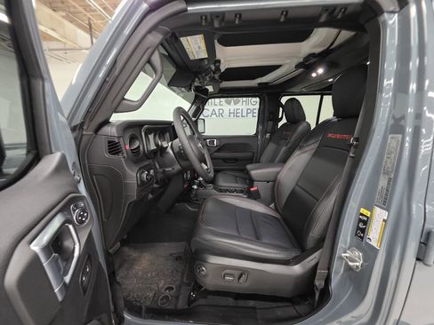 Used 2025 Jeep Wrangler Unlimited Rubicon image 6