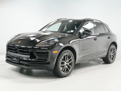 Certified 2026 Porsche Macan AWD/4WD image 1