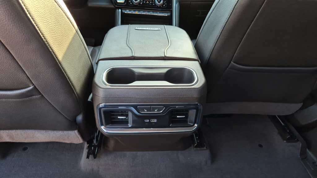 Used 2024 GMC Sierra 2500 Denali w/ Technology Package AWD/4WD image 22