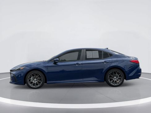 Used 2025 Toyota Camry XSE FWD image 3