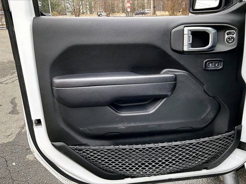 Certified 2023 Jeep Gladiator Sport image 25