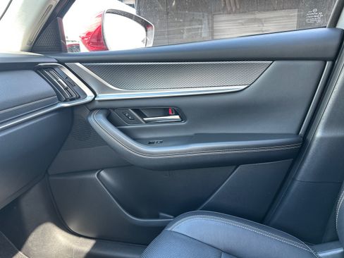 Certified 2024 MAZDA CX-90 Plug-In Hybrid w/ Preferred AWD/4WD image 22