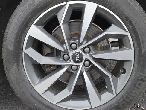 Used 2023 Audi Q5 2.0T Premium w/ Convenience Package image 11