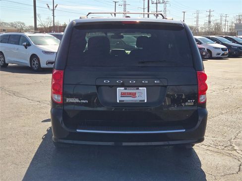 Certified 2019 Dodge Grand Caravan SXT FWD image 16