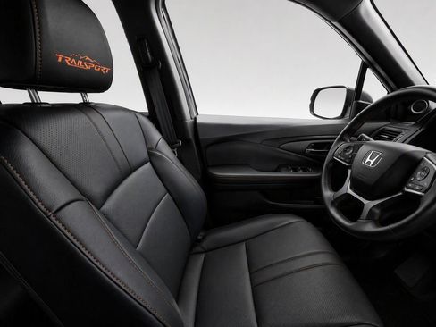 Used 2025 Honda Passport TrailSport image 28