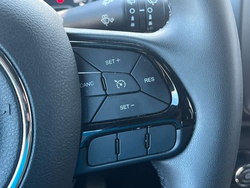 Used 2022 Jeep Renegade Altitude image 22