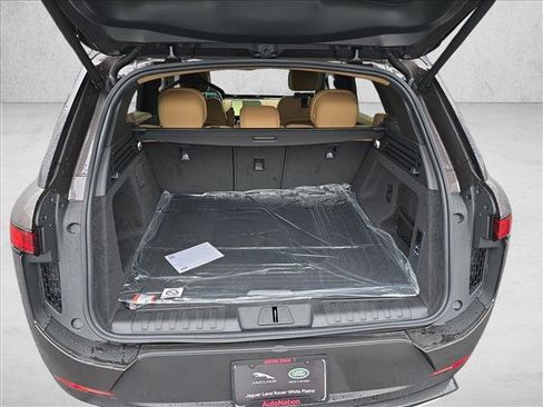 New 2026 Land Rover Range Rover Sport SE AWD/4WD image 12
