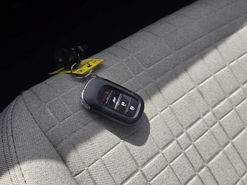 Certified 2026 Honda HR-V LX image 17