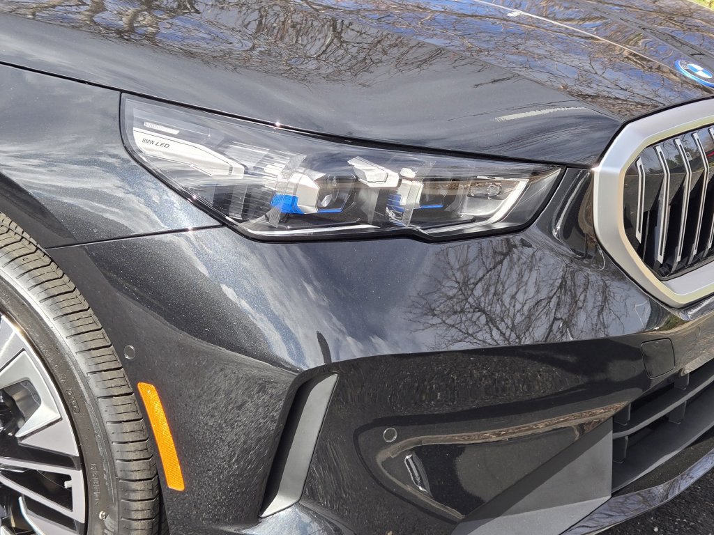 Certified 2026 BMW i5 eDrive40 AWD/4WD image 8