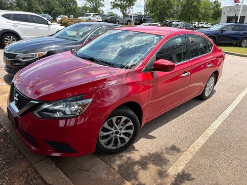 Used 2018 Nissan Sentra SV FWD image 1