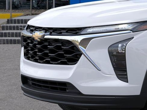 New 2026 Chevrolet Trax LS w/ LS Convenience Package FWD image 37