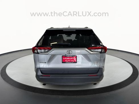 Used 2022 Toyota RAV4 XLE AWD/4WD image 6