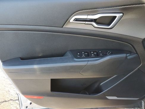 Used 2023 Kia Sportage LX image 20