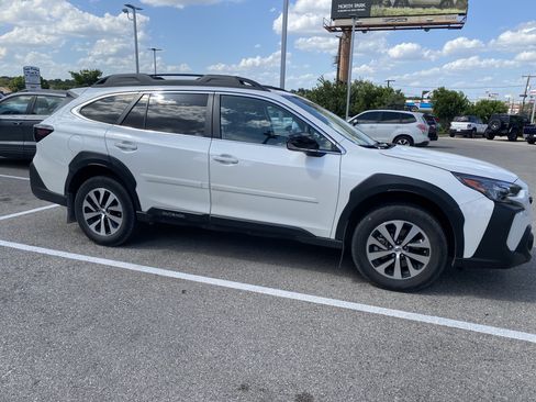 Used 2024 Subaru Outback Premium w/ Popular Package #1A AWD/4WD image 6