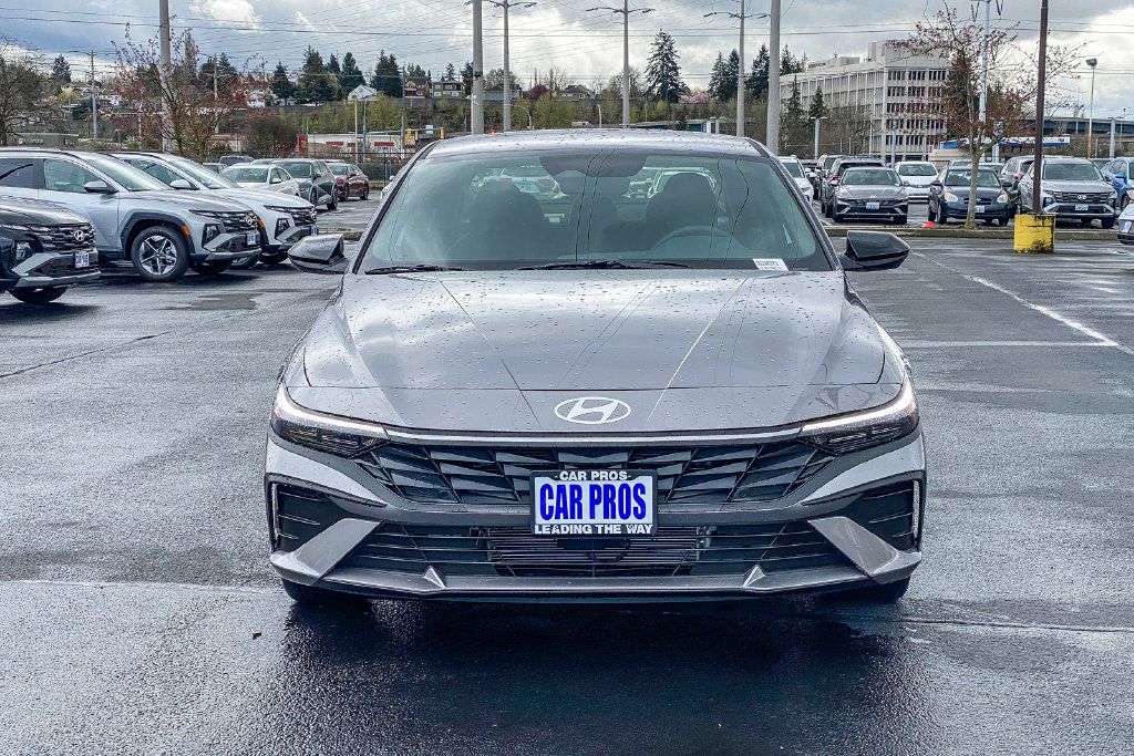 Certified 2026 Hyundai Elantra SEL FWD image 3