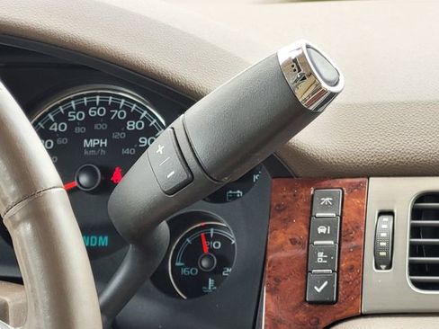 Used 2012 Chevrolet Avalanche LTZ RWD image 19