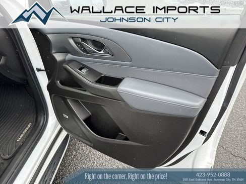 Used 2018 Chevrolet Traverse Premier w/ LPO, 'HIT The Road' Package image 41
