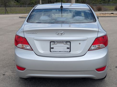 Used 2013 Hyundai Accent GLS FWD image 6