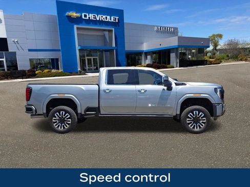 Used 2025 GMC Sierra 2500 Denali Ultimate AWD/4WD image 28