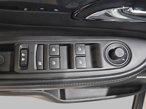 Used 2019 Buick Encore Sport Touring image 28