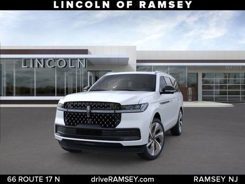 New 2026 Lincoln Navigator Black Label AWD/4WD image 2