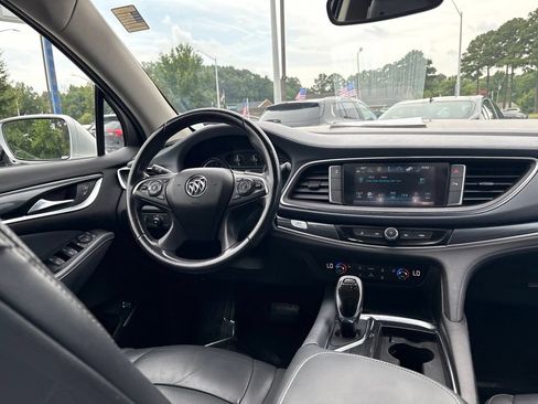 Used 2019 Buick Enclave Essence FWD image 9