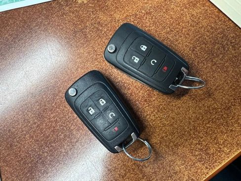 Used 2016 Chevrolet Sonic LT w/ Fun and Sun Package image 28