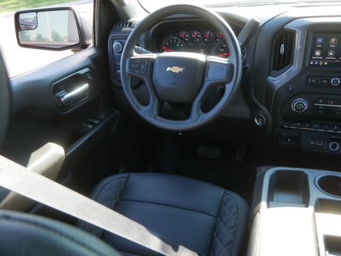 Used 2023 Chevrolet Silverado 1500 Custom AWD/4WD image 9
