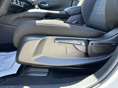 Certified 2024 Honda HR-V Sport image 8