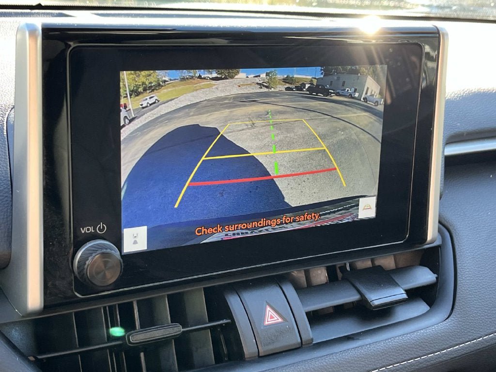 Used 2025 Toyota RAV4 XLE FWD image 29