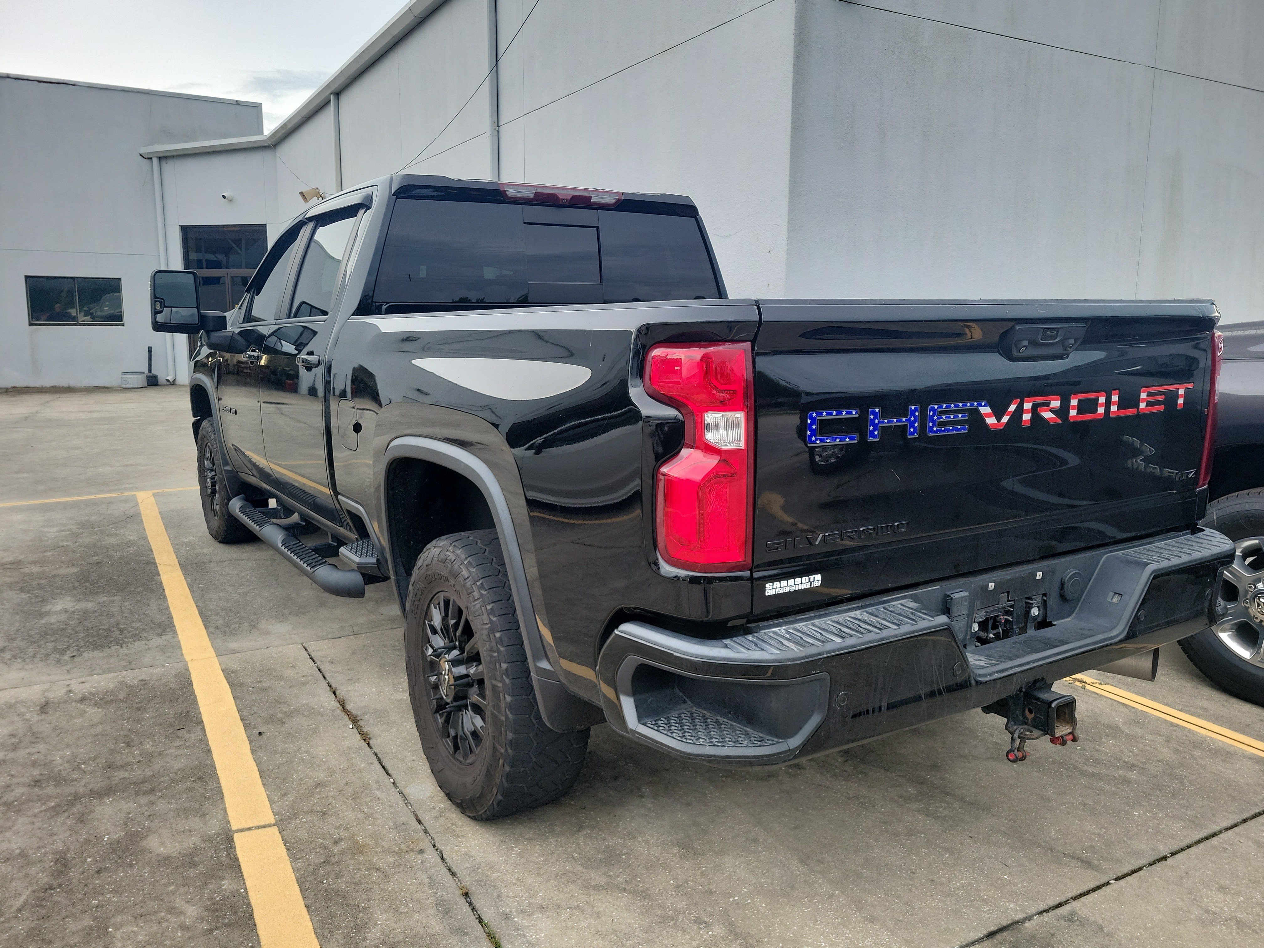Used 2022 Chevrolet Silverado 2500 LTZ w/ LTZ Plus Package AWD/4WD image 7