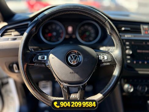 Used 2021 Volkswagen Tiguan SE FWD image 21