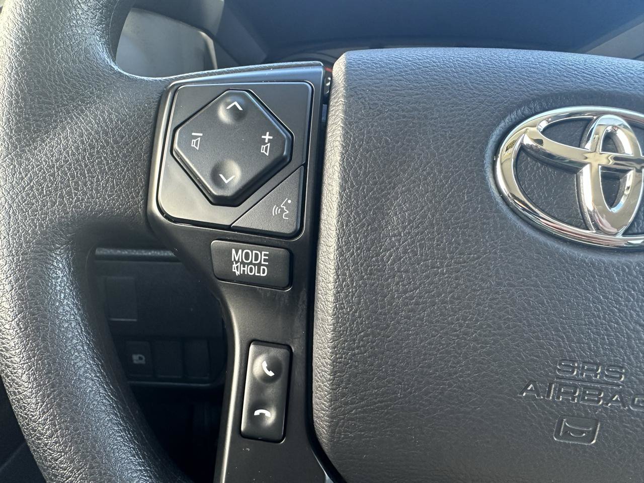 Used 2022 Toyota Tacoma SR AWD/4WD image 9