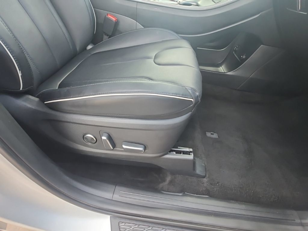 Used 2025 Hyundai Palisade SEL FWD image 16