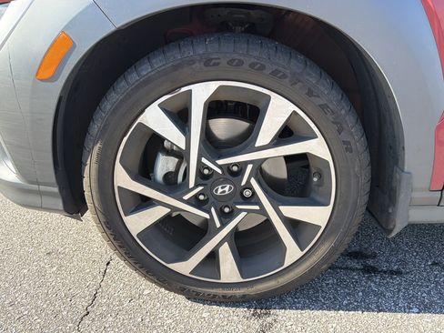 Used 2022 Hyundai Kona Limited FWD image 7