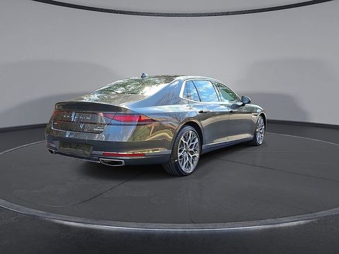 Used 2025 Genesis G90 3.5T AWD/4WD image 25