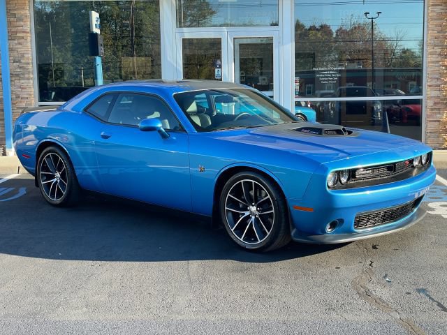 Used 2016 Dodge Challenger R/T Scat Pack RWD image 1