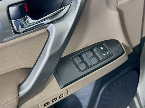 Used 2023 Lexus GX 460 Premium w/ Accessory Package AWD/4WD image 18