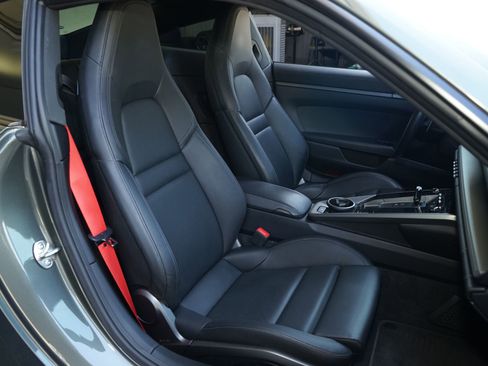 Used 2021 Porsche 911 Carrera image 10