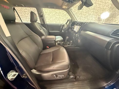 Used 2020 Toyota 4Runner Venture AWD/4WD image 12