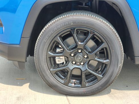 New 2026 Jeep Compass Latitude AWD/4WD image 10